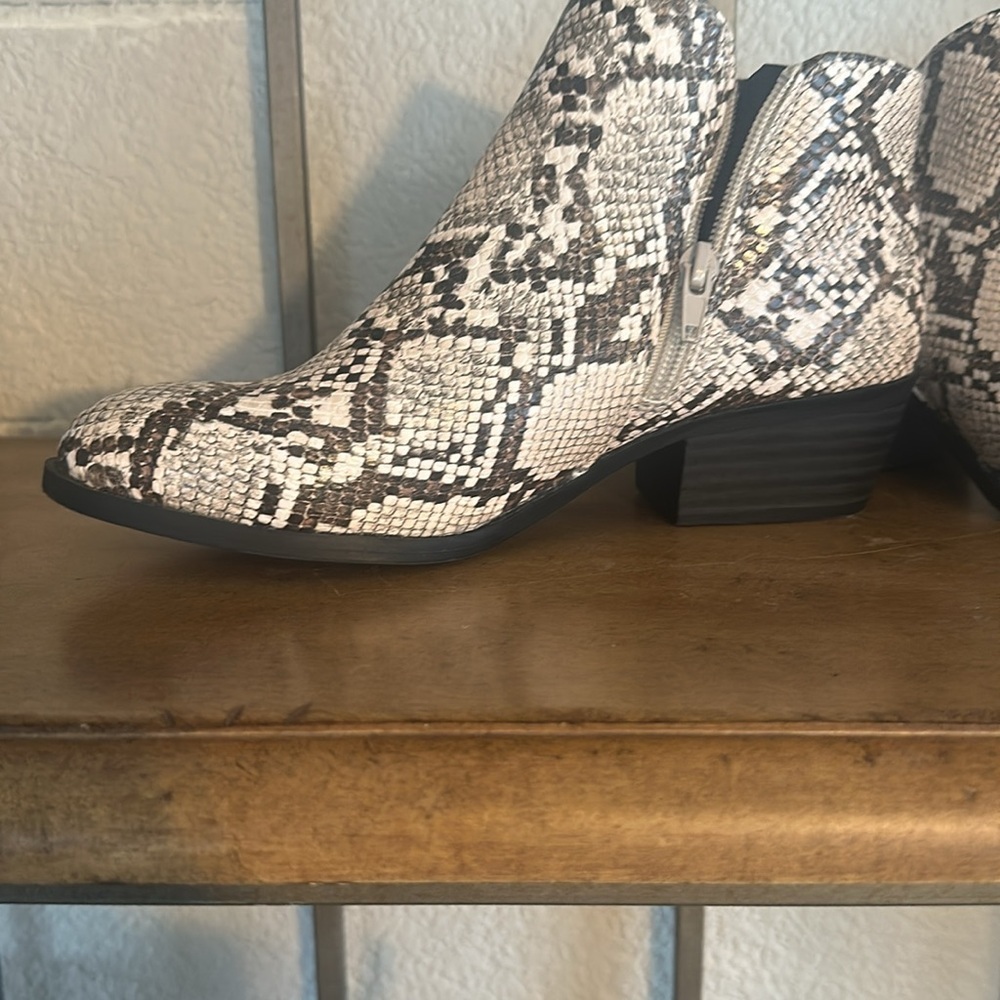 New! Snakeskin Ankle Boots - Picture 4 of 12